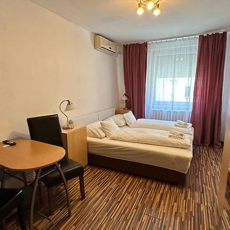 Hermina Apartmanok Westend Budapeste Exterior foto