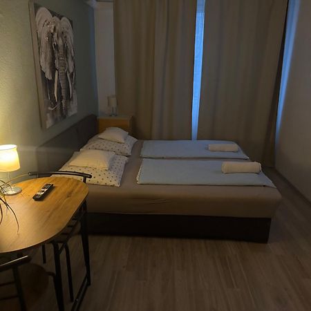 Hermina Apartmanok Westend Budapeste Exterior foto